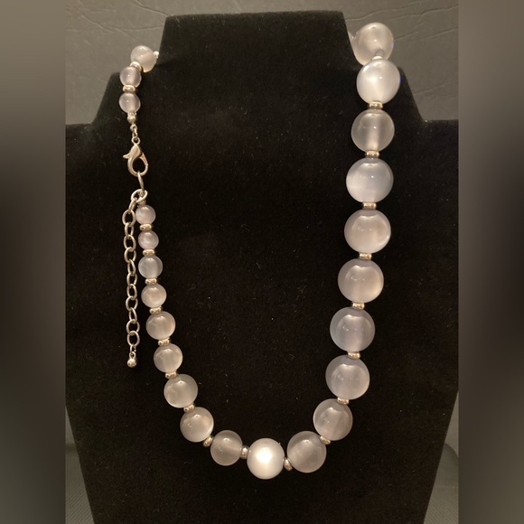 Vintage Moonglow Graduated Necklace - Picture 2 of 13